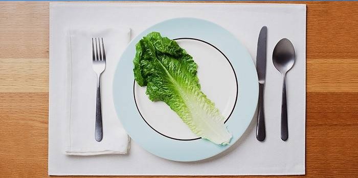 Salade sur une assiette