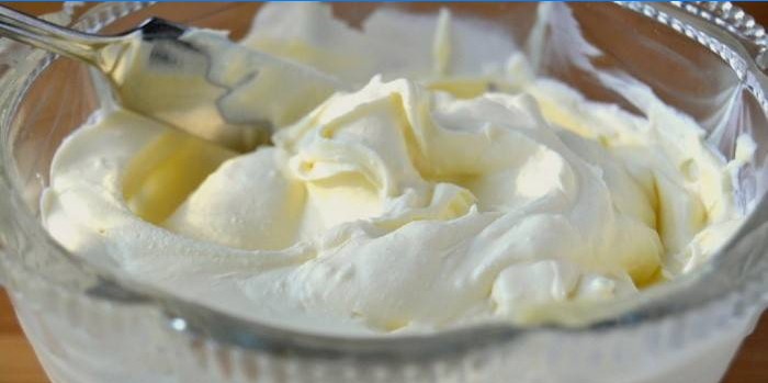 Garnitures pour dessert à la crème sure