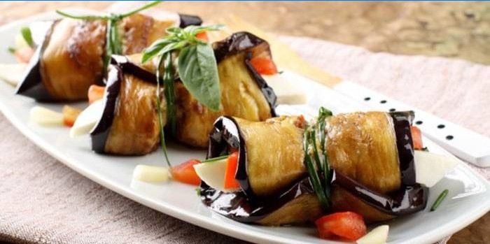 Rouleaux d'aubergine au fromage