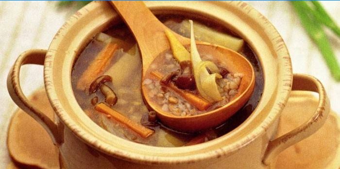 Soupe aux champignons et sarrasin en pot
