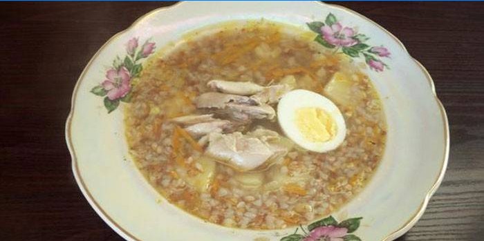 Soupe de sarrasin au poulet et aux œufs