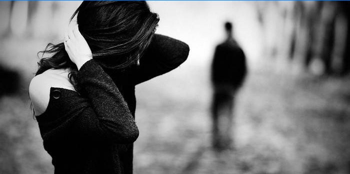 La fille craint de rompre avec un être cher