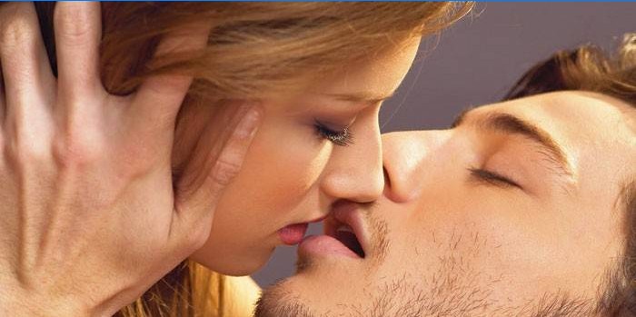 Baiser femme et homme