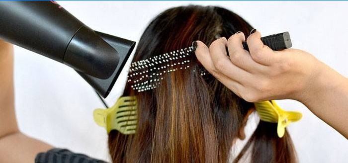 Séchage et défrisage des cheveux