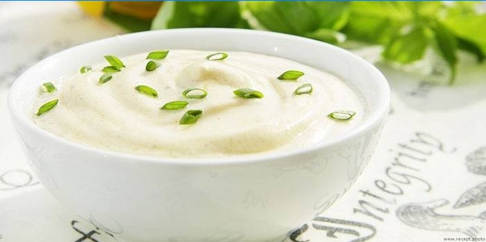 Crème sure pour le plat