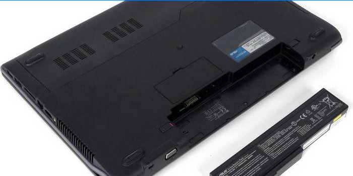 Ordinateur portable avec batterie retirée