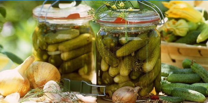 concombres salés au vinaigre