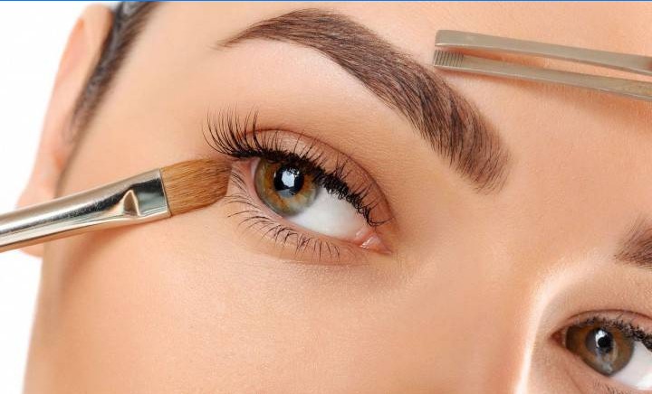 Sourcils de fille