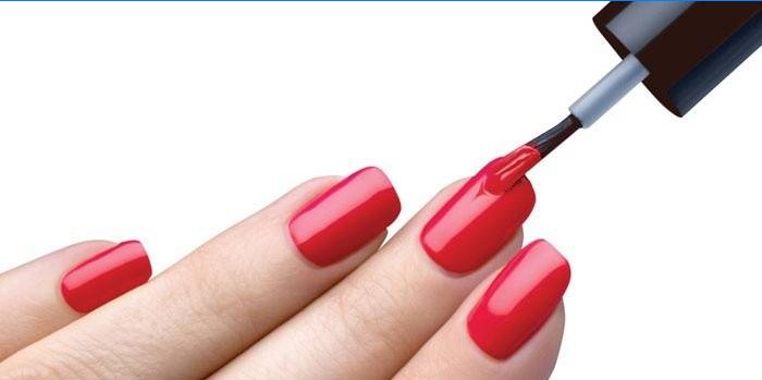 Ongles en gomme laque