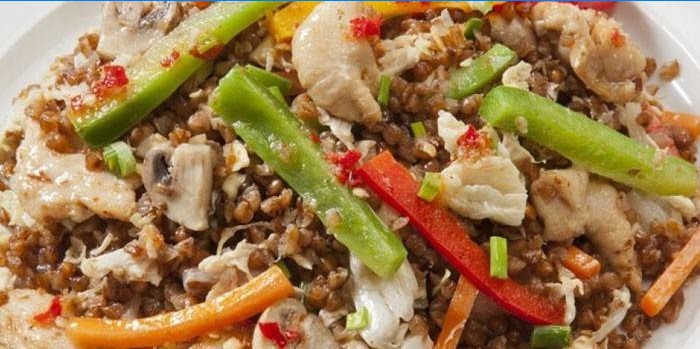 Sarrasin aux légumes et au poulet