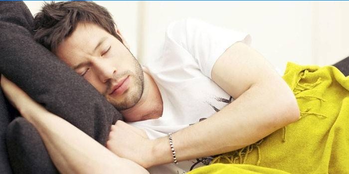 L'homme dort