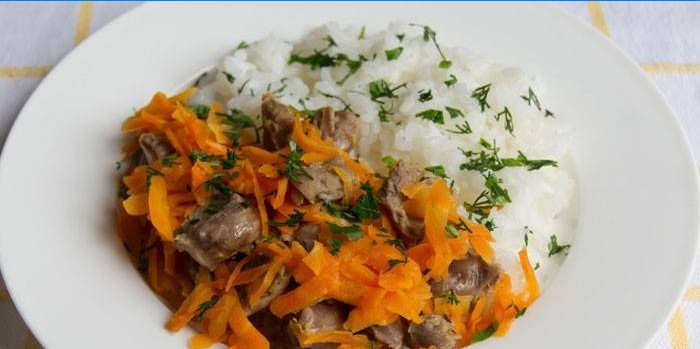 Estomacs de poulet aux carottes et riz garnis