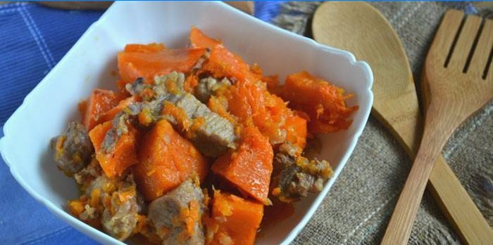 Ragoût avec des tranches de citrouille