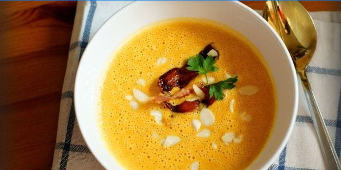 Soupe au potiron et au bacon