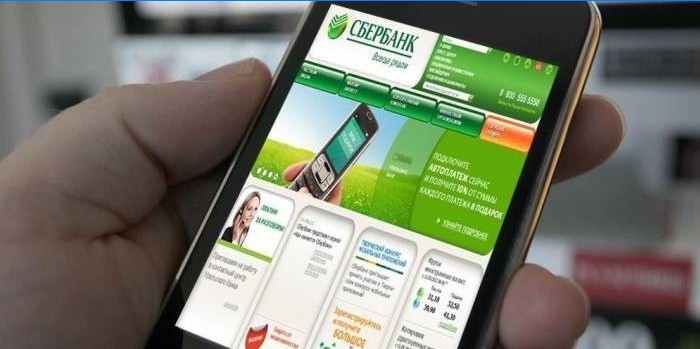 Application mobile Sberbank sur un écran de smartphone