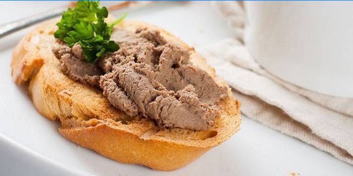 Toast au pâté de foie