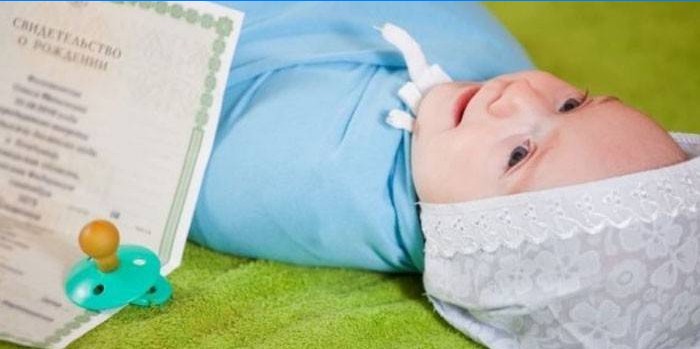 Nouveau-né et certificat de naissance