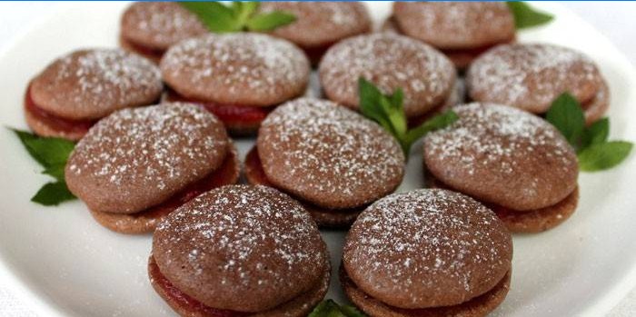 Biscuits au cacao et à la confiture