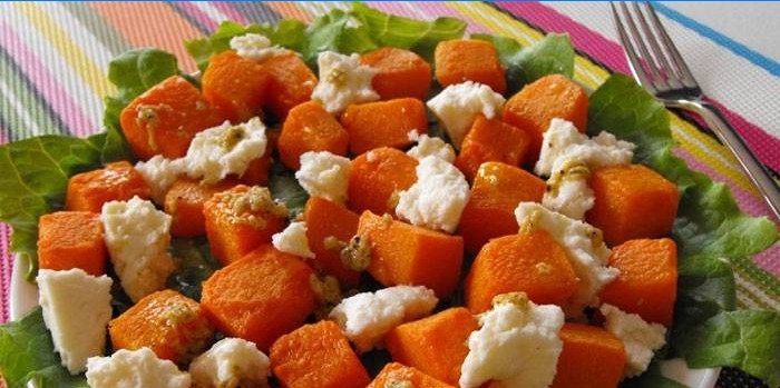 Salade de citrouille au four au fromage Adyghe