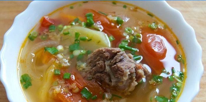 Soupe aux légumes et viande de boeuf