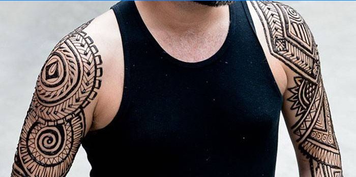 Tatouage temporaire pour un homme