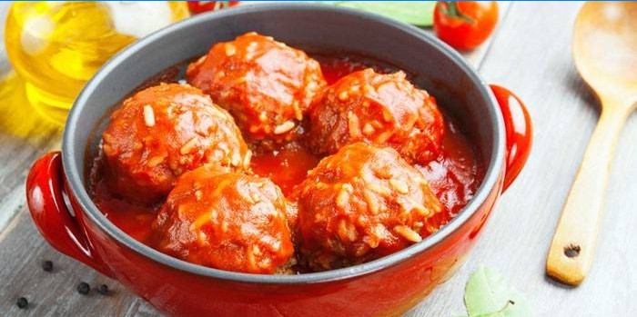 Boulettes de viande hachées avec du riz