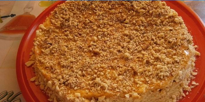 Gâteau fait maison avec de la crème de lait concentré bouilli