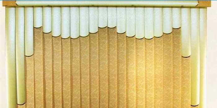 Stores verticaux avec un motif et un lambrequin Verend Design multifacturé