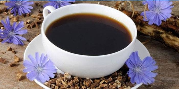 Boisson à la chicorée dans une tasse