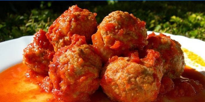 Hérissons hachés à la sauce tomate et légumes