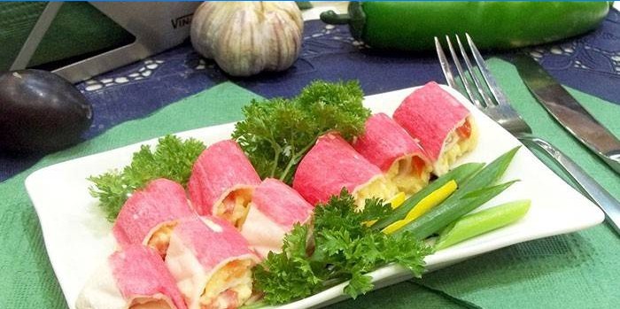 Bâtonnets de crabe farcis au fromage et à l'ail