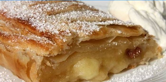 Strudel Aux Pommes - Comment Cuisiner à La Maison Et Cuire Au Four