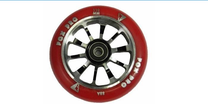 Sur la trottinette Fox Pro Spoker 100