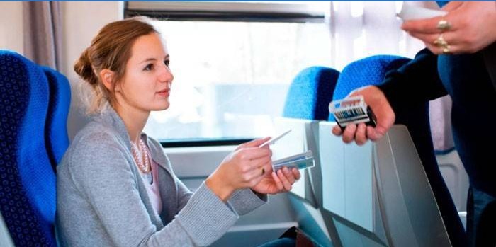 La jeune fille dans un minibus