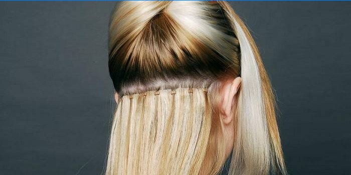 Extensions de cheveux pour une fille
