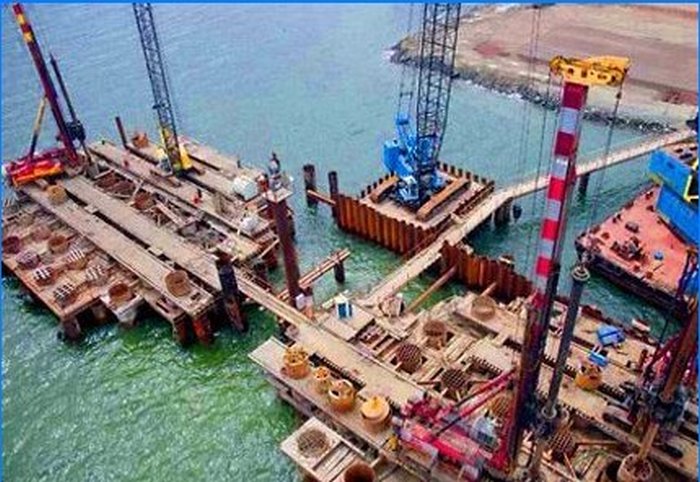 Pont à haubans vers l'île Russky - une percée dans la construction de ponts en Russie
