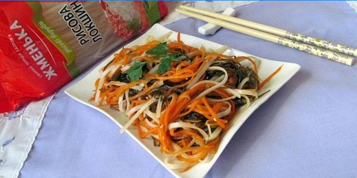 Salade de nouilles coréennes au riz et aux carottes