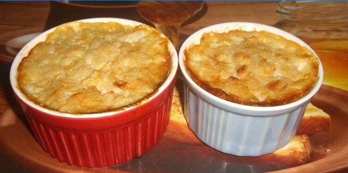 Pouding au riz aux pommes en forme