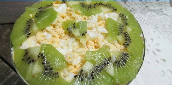 Salade de kiwi, œufs durs et pommes