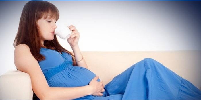 Femme enceinte, boire thé