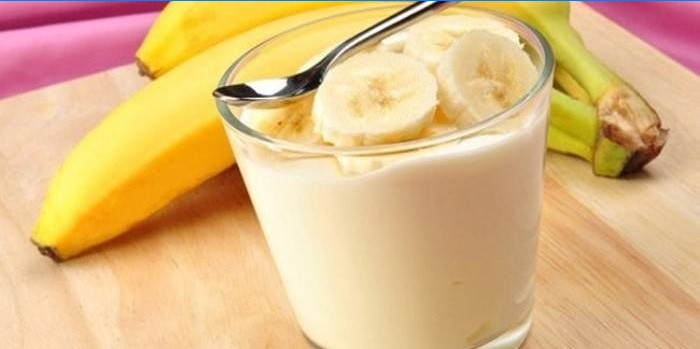 Crème de banane dans un verre