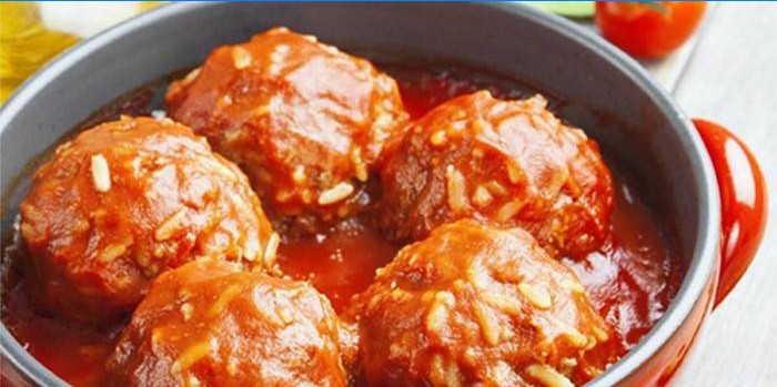 Boulettes De Viande Avec Du Riz Et De La Sauce - Comment Cuisiner Dans ...