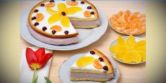 Gâteau au kéfir fait maison avec des fruits