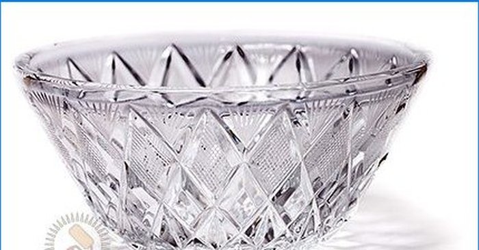 Verre, céramique, cristal - la vaisselle dans votre intérieur
