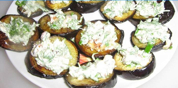 Aubergines frites avec sauce mayonnaise à l'ail