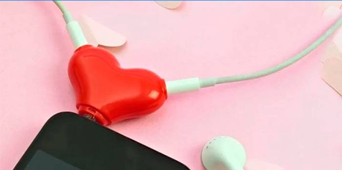 Casque avec coeurs