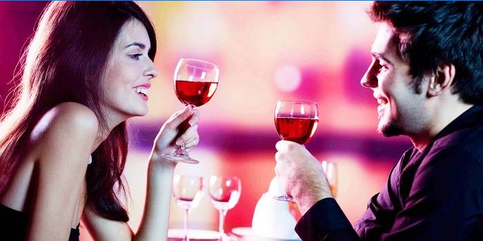 Couple dans un restaurant