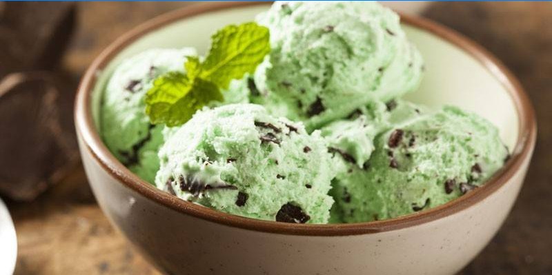 Glace à la menthe poivrée