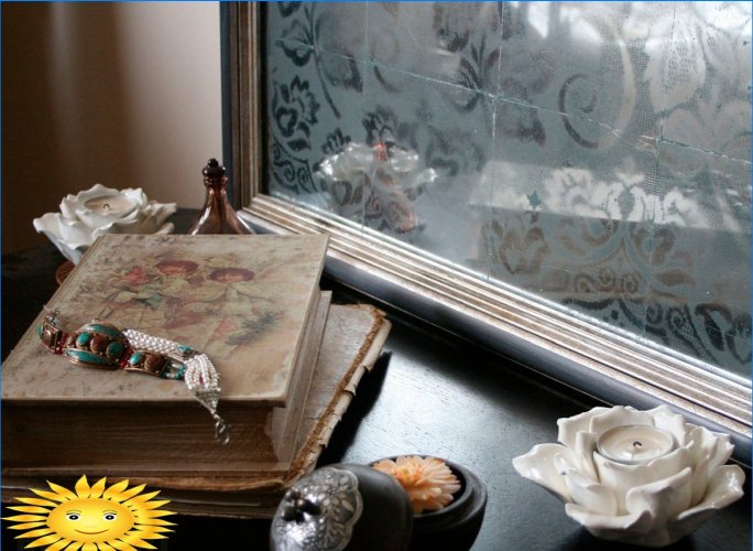 Eglomise: la technique du dessin sur verre