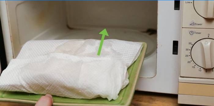Nettoyage avec des serviettes en papier humides